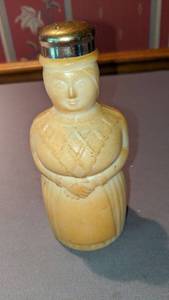 lot 9288 image: vintage Aunt Jemima salt shaker