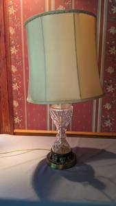 lot 9302 image: cut Crystal lamp