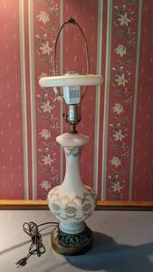 lot 9303 image: lamp