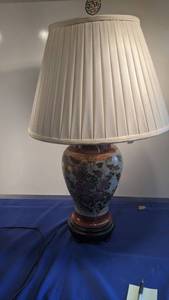 lot 9306 image: Oriental lamp