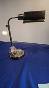 lot 9308 image: lamp lamp
