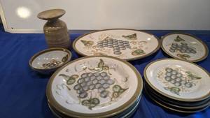 lot 9310 image: 12 pieces of Louisville stoneware company