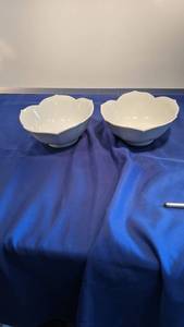 lot 9311 image: two white bowls