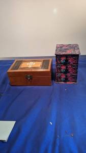lot 9320 image: two keepsake boxes