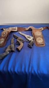 lot 9322 image: toy guns and holster