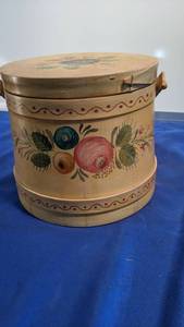 lot 9342 image: wood painted basket