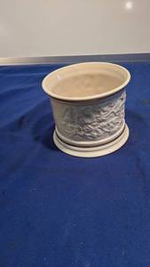 lot 9355 image: lenox find China bowl hand decorated with 24 karat gold