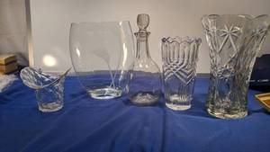 lot 9373 image: five glass vase