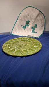 lot 9410 image: deviled egg platter and appliance cover