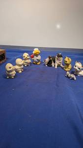 lot 9432 image: eight animal figurines