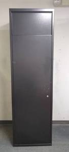 lot 786210 image: Change-O-Matic Metal Clothes Locker Bin