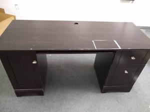 lot 786212 image: Desk