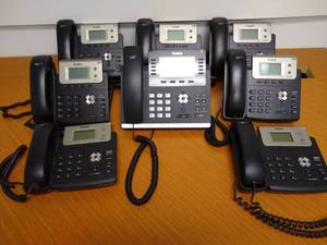 lot 786311 image: Yealink - T21P E2 - 8 Phone System