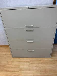 lot 2782 image: Office filing cabinet