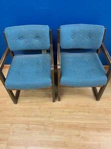 lot 2785 image: Set of blue-green office chairs
