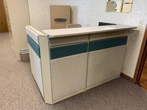 lot 2797 image: Teknion office work stationreceptionist area