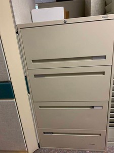 lot 2825 image: 4 drawer filing cabinet