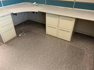 lot 2841 image: L shaped office desk work station