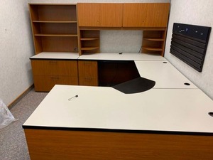 lot 2798 image: U shaped wood veneer office desk