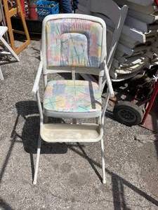 lot 2904 image: Baby high chair