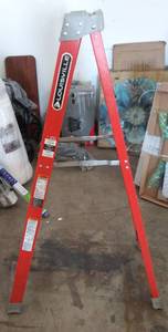 lot 3279 image: Louisville Ladder FS1506 300-Pound Duty Rating Fiberglass Ladder, 6-Feet