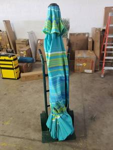 lot 3331 image: 1.5 Pole 68 Radius Umbrella