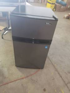 lot 3384 image: Mini Dorm Size Fridge With Freezer-  Works- Dents and Shipping Damage