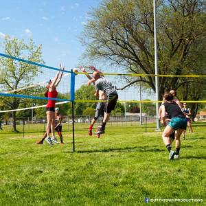 lot 10516 image: Park & Sun Sports Tri-Ball Pro (3-Way Volleyball Set)