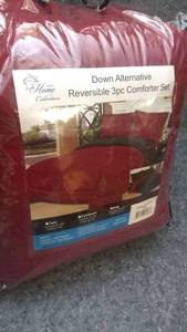 lot 439 image: King Size Down Alternative Burgundy And Grey Reversible 3-piece Microfiber Comforter
