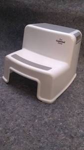 lot 459 image: Small Step Stool