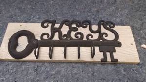 lot 474 image: Cast Iron Key Holder