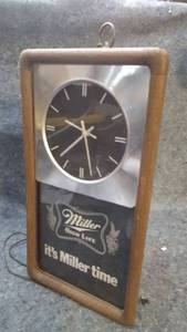 lot 476 image: Vintage Miller High Life Hanging Clock Sign 1982