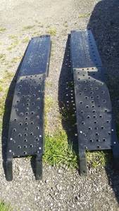 lot 484 image: Pair of Foldable Ramps