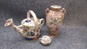 lot 7252 image: Vintage Hand-Painted Pottery Lot
