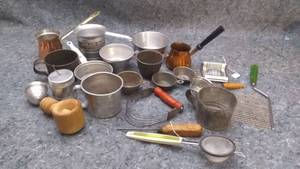 lot 7261 image: Vintage Kitchenware Lot