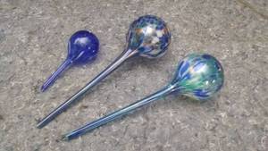 lot 7277 image: Set of 3 Glass Plant Water Globes