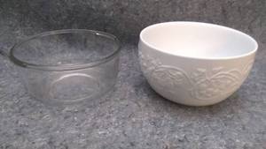 lot 7289 image: Two Mixing Bowls - One Glass, One Porcelain