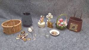 lot 7298 image: Assorted Decorative Housewares Lot