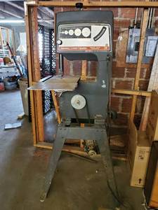 lot 5 image: Sears Craftsman 12 Inch Band Saw