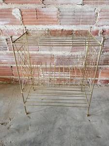 lot 23 image: Metal Retro Record Stand