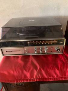 lot 1043 image: Panasonic 8-Track Stereo Record Player Model SE-3080