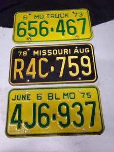 lot 2002 image: Lot of 3 Licence Plates (1973, 1978, 1975)