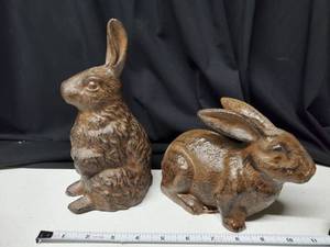 lot 2010 image: Lot of 2 Brown Iron Bunny Decors