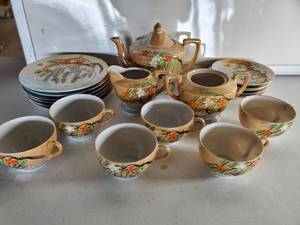 lot 3204 image: Sunny China Made in Japan Tea Set