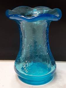 lot 3207 image: Turquoise Blue Crackled Glass Vase Clear Glass Crackled Vase