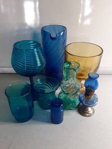 lot 3212 image: Lot 8 Colorful Glass Where