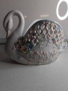lot 3217 image: Porcelain Swan with Flowers Plant Holder