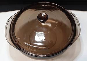 lot 3218 image: Lot of Pyrex Glass Serving Bowls