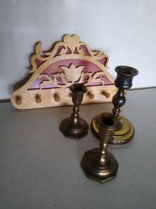 lot 6830 image: Brass Candle Sticks, Wall Decor Key Hanger