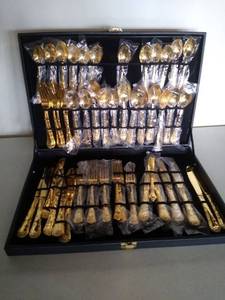 lot 6844 image: Gold Tone Eating Utensils in Case